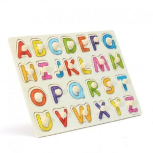 Puzzle litere-alfabet din lemn cu maner ajutator