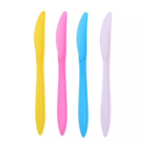 Set cutite din plastic semitransparente 24 buc